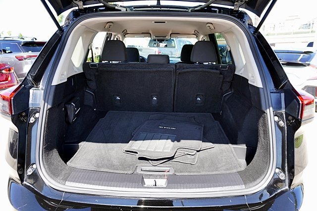 Used 2025 Nissan Rogue S AWD/4WD image 20