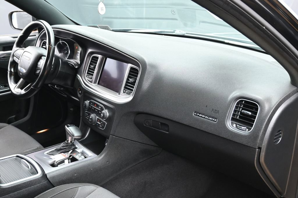Used 2019 Dodge Charger SXT AWD/4WD image 34