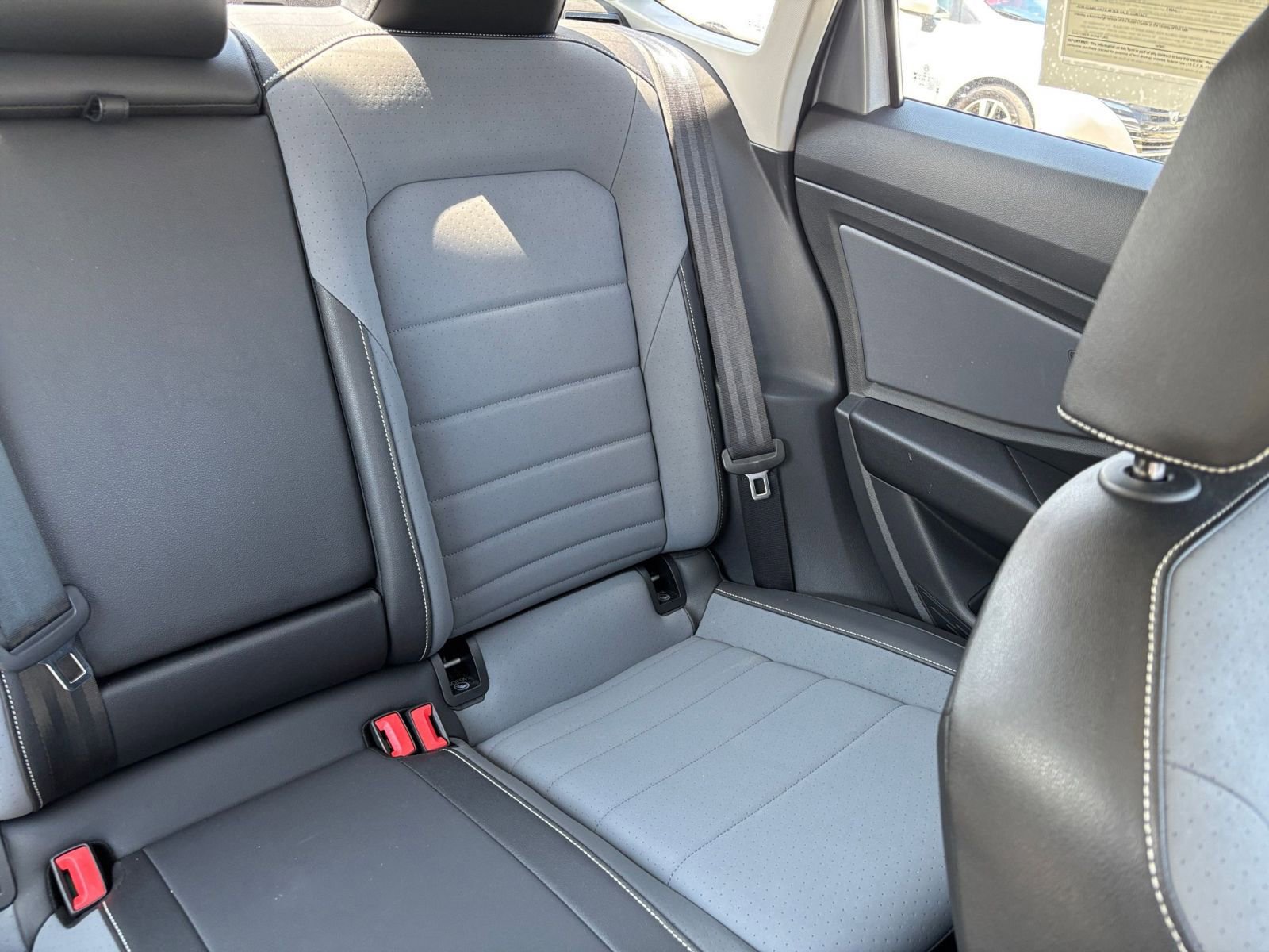 Used 2025 Volkswagen Jetta SE image 39