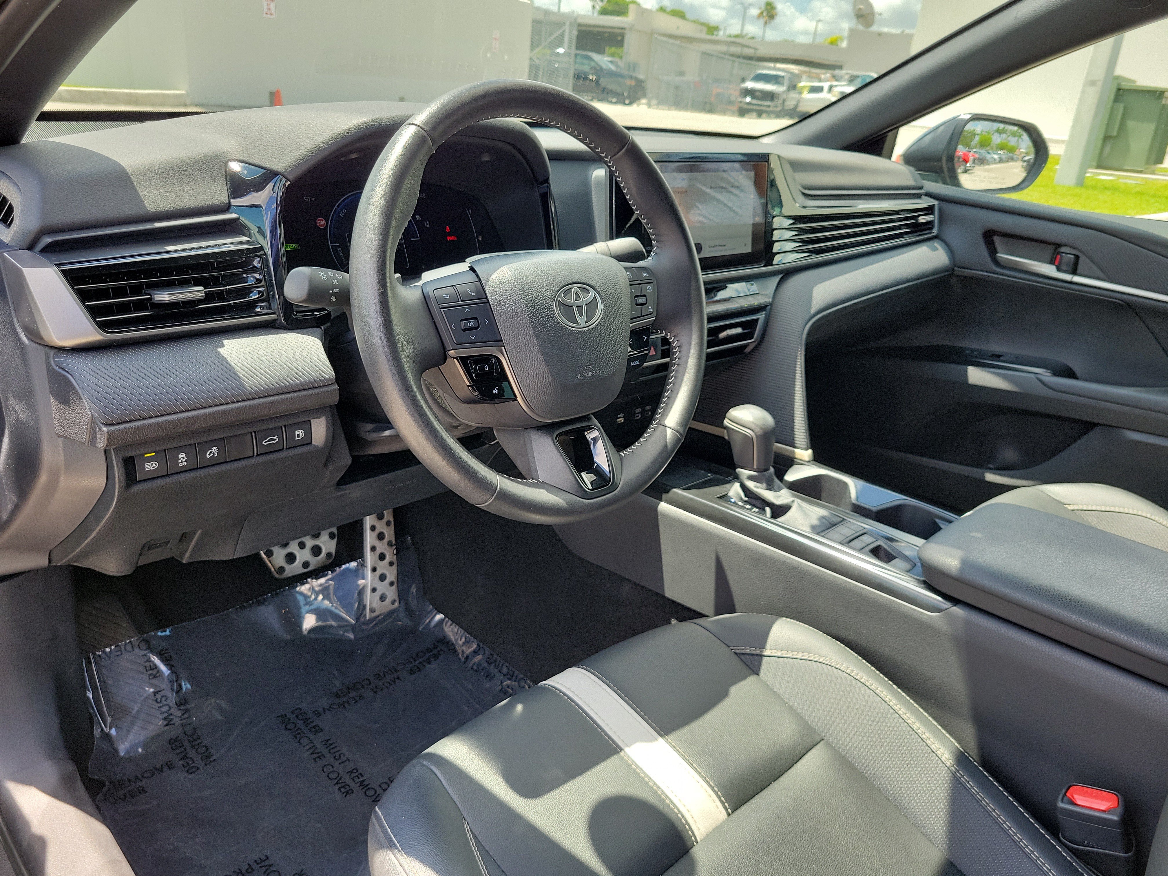Used 2026 Toyota Camry SE FWD image 9