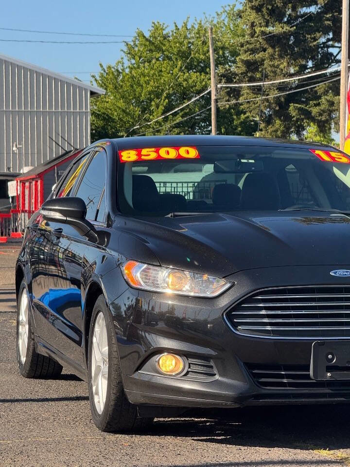 Used 2015 Ford Fusion SE w/ Equipment Group 202A FWD image 9