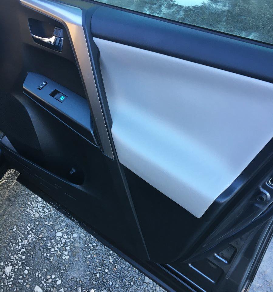 Used 2016 Toyota RAV4 XLE AWD/4WD image 14