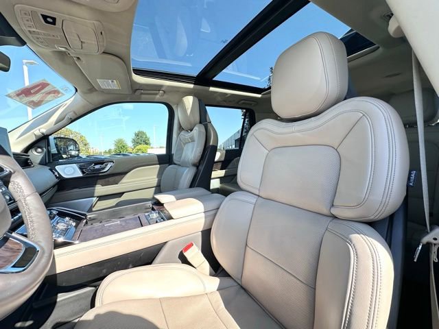 Used 2024 Lincoln Navigator L Reserve image 22