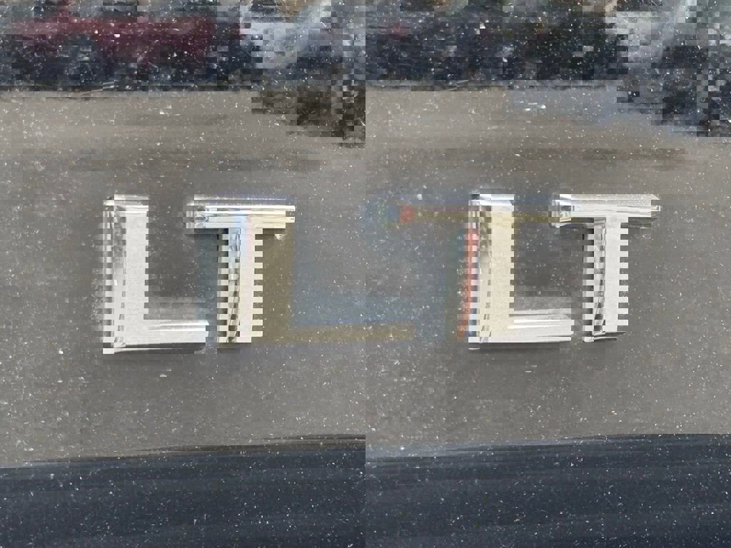 Used 2023 Chevrolet Suburban LT w/ Luxury Package AWD/4WD image 10