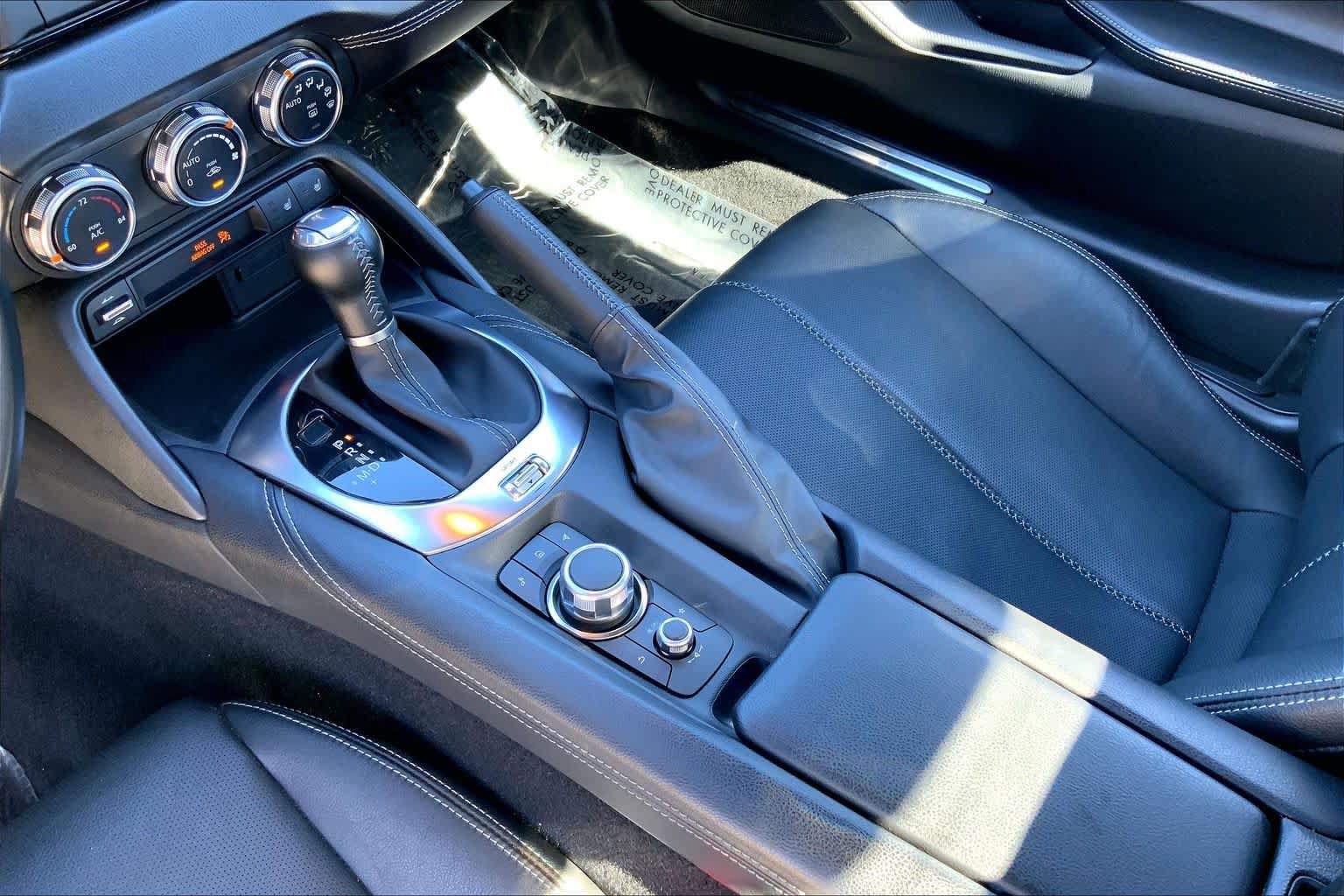 Used 2025 MAZDA MX-5 Miata RF Grand Touring RWD image 17