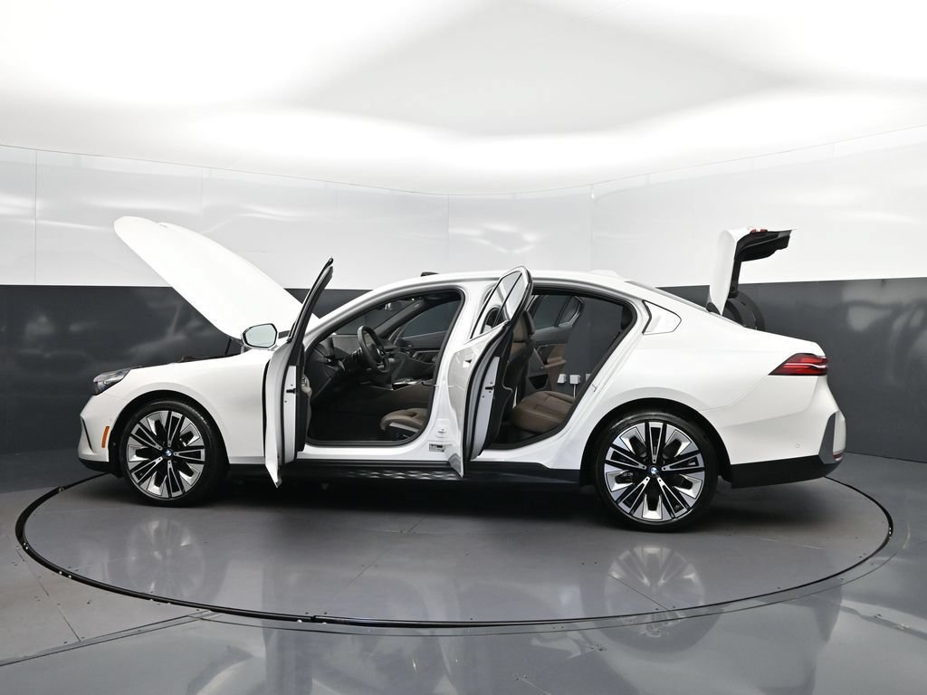 Certified 2026 BMW 530i RWD image 46