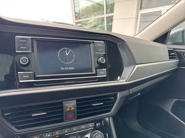 Used 2020 Volkswagen Jetta SE w/ SE Cold Weather Package FWD image 14