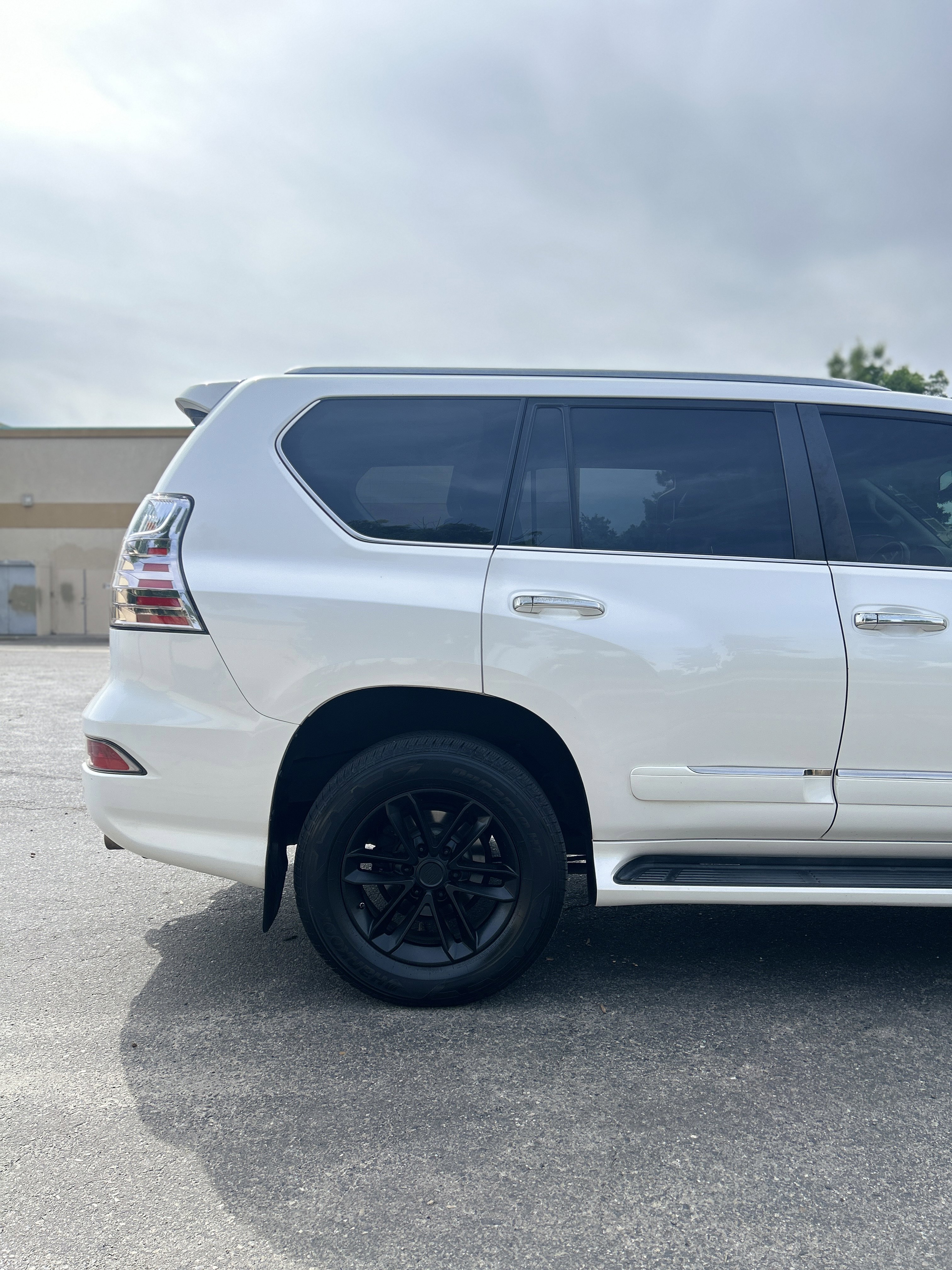 Used 2014 Lexus GX 460 Luxury AWD/4WD image 11