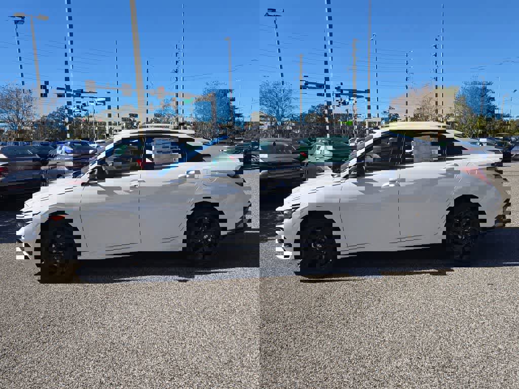 New 2026 Hyundai Elantra SEL Sport Premium image 3