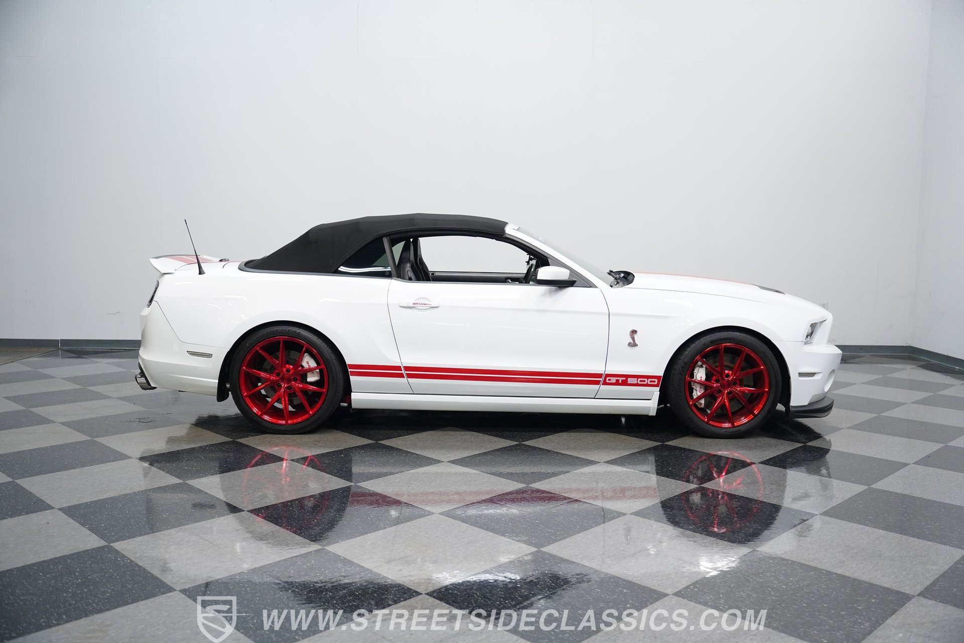 Used 2014 Ford Mustang Shelby GT500 w/ Equipment Group 821A image 14
