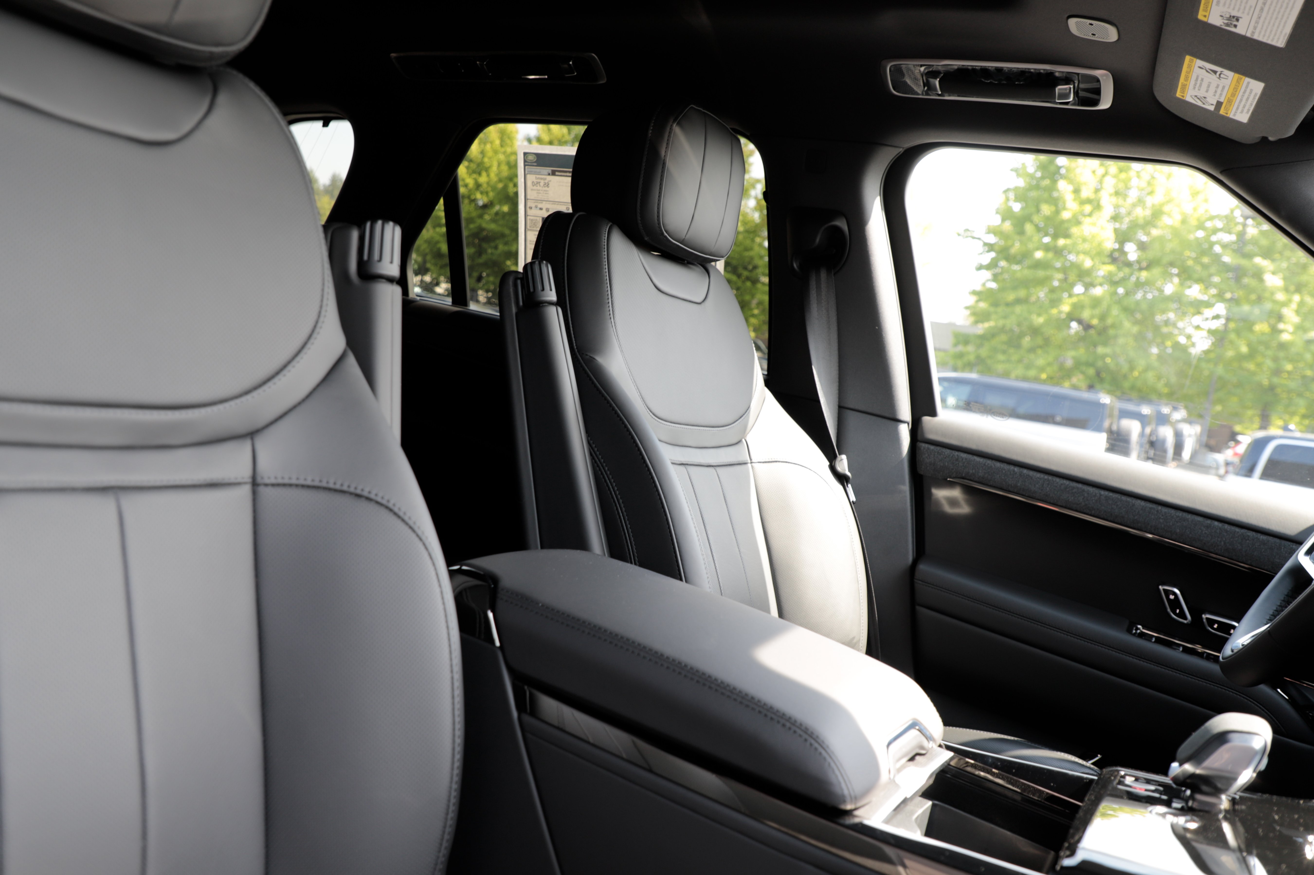 New 2026 Land Rover Range Rover Sport SE AWD/4WD image 12