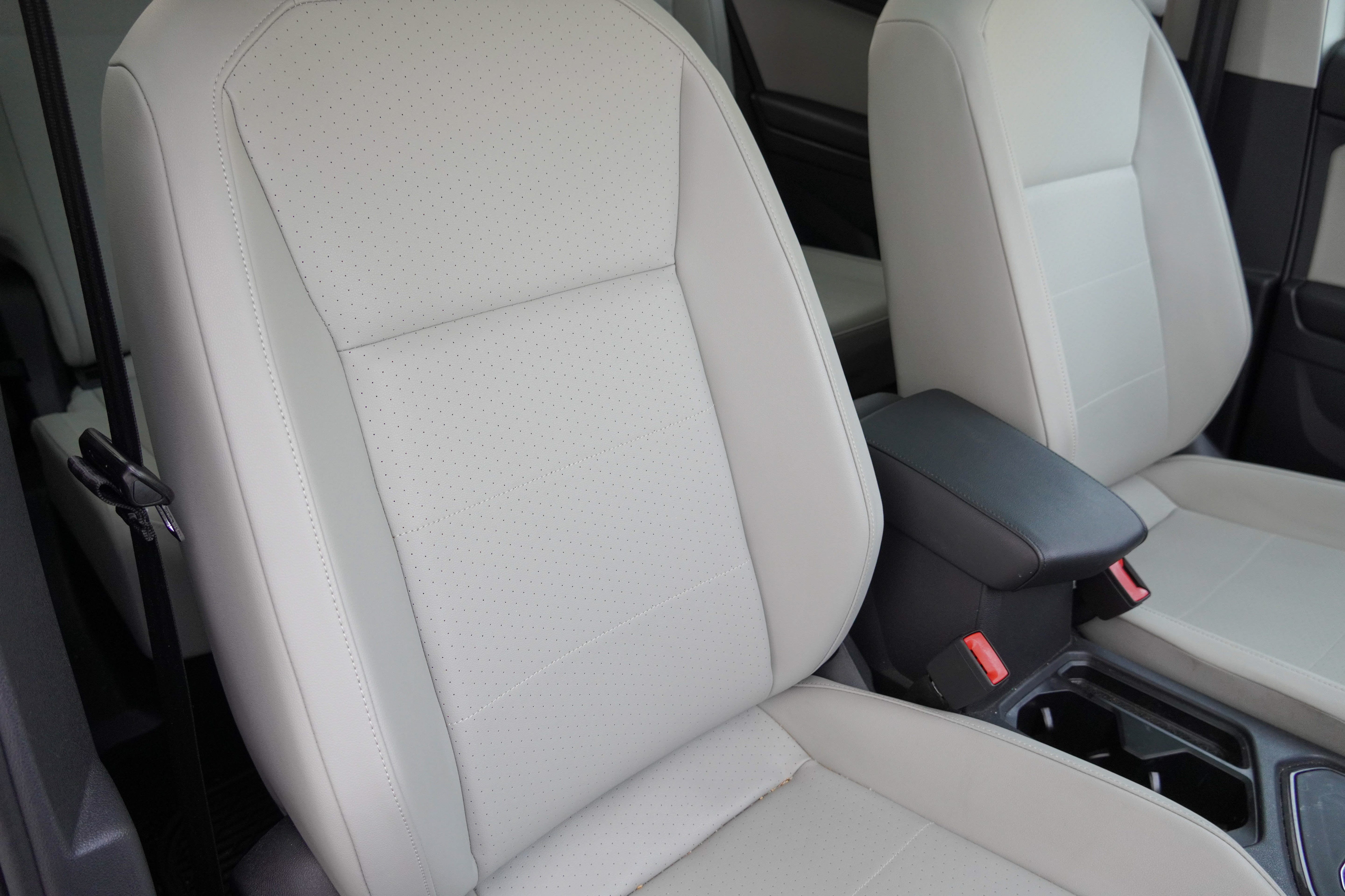 Used 2018 Volkswagen Tiguan SEL FWD image 13