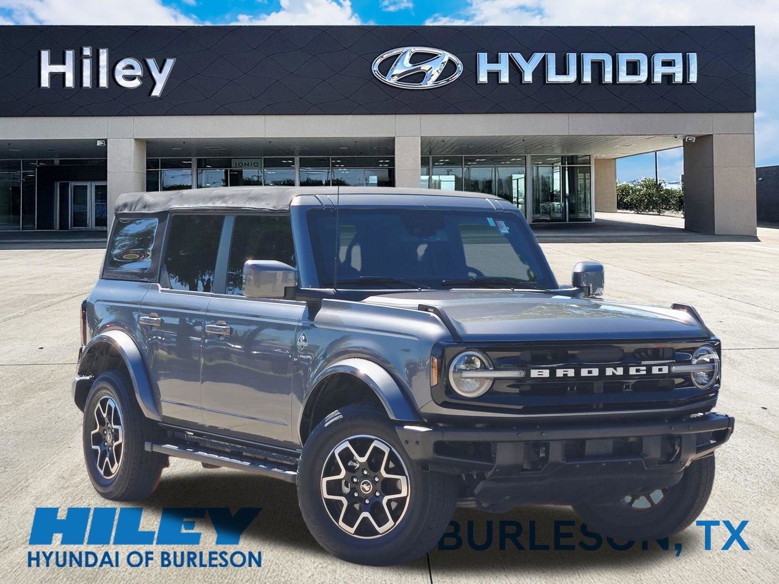 Used 2022 Ford Bronco Outer Banks image 2