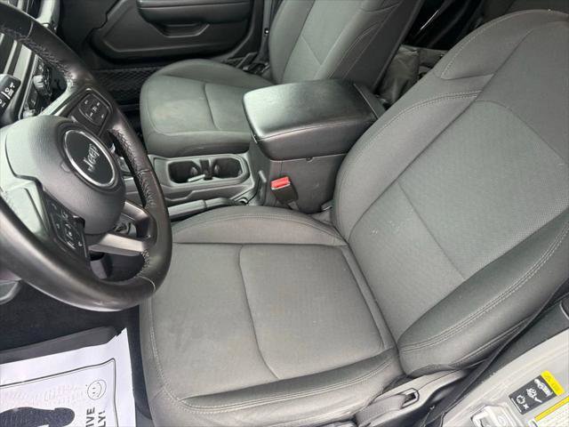 Certified 2022 Jeep Gladiator Sport AWD/4WD image 11