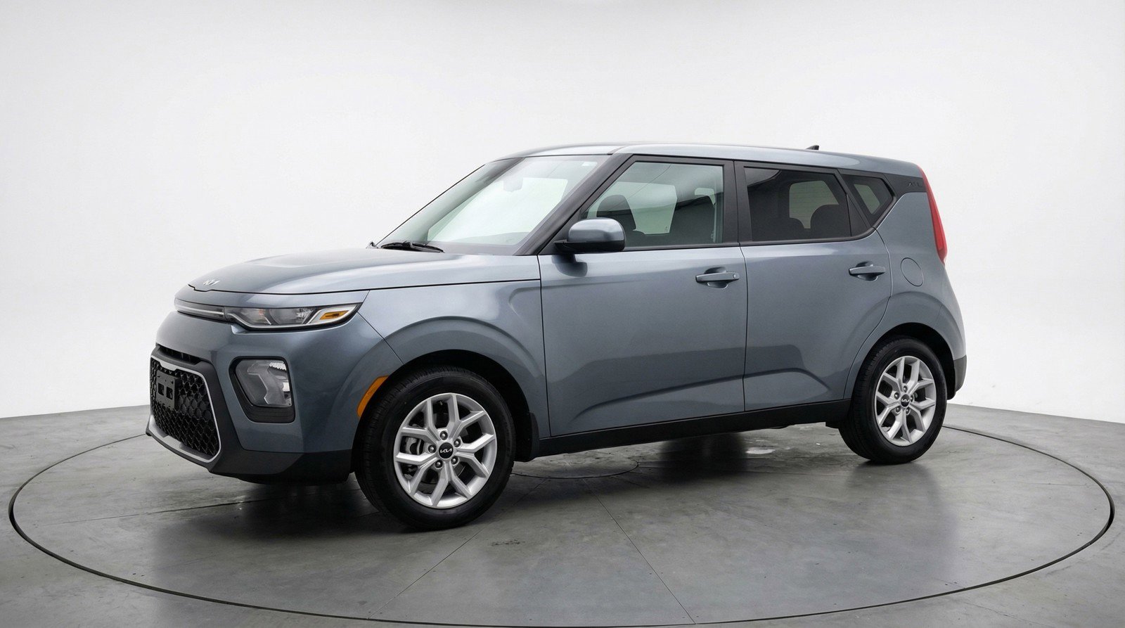 Used 2025 Kia Soul LX w/ LX Technology Package FWD image 3
