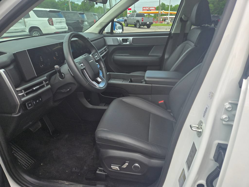 Used 2025 Hyundai Santa Fe SEL FWD image 7