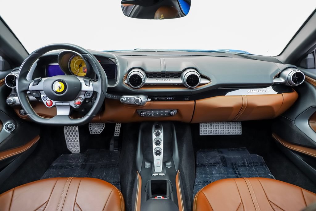 Used 2021 Ferrari 812 GTS RWD image 2