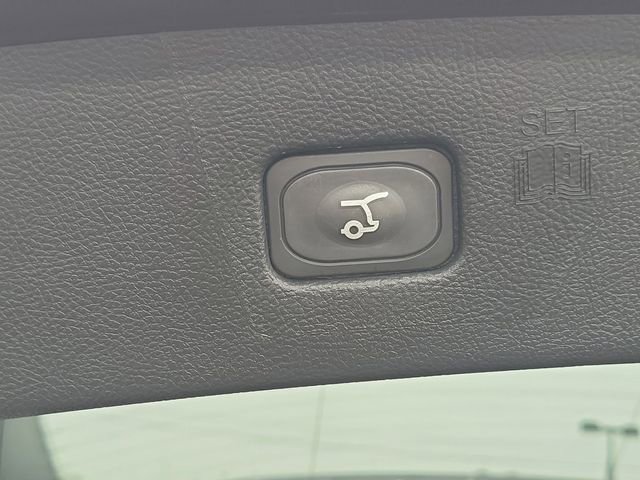 Used 2024 Ford Edge SEL w/ Convenience Package image 9