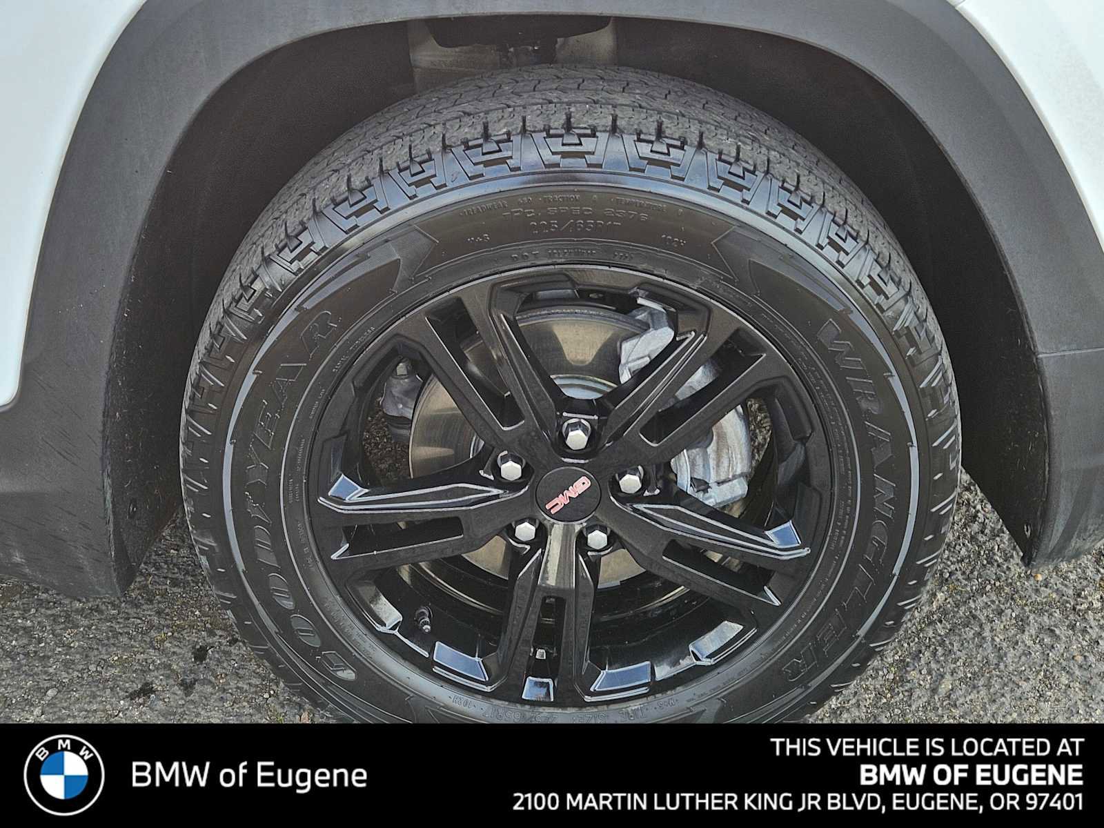 Used 2023 GMC Terrain AT4 image 9