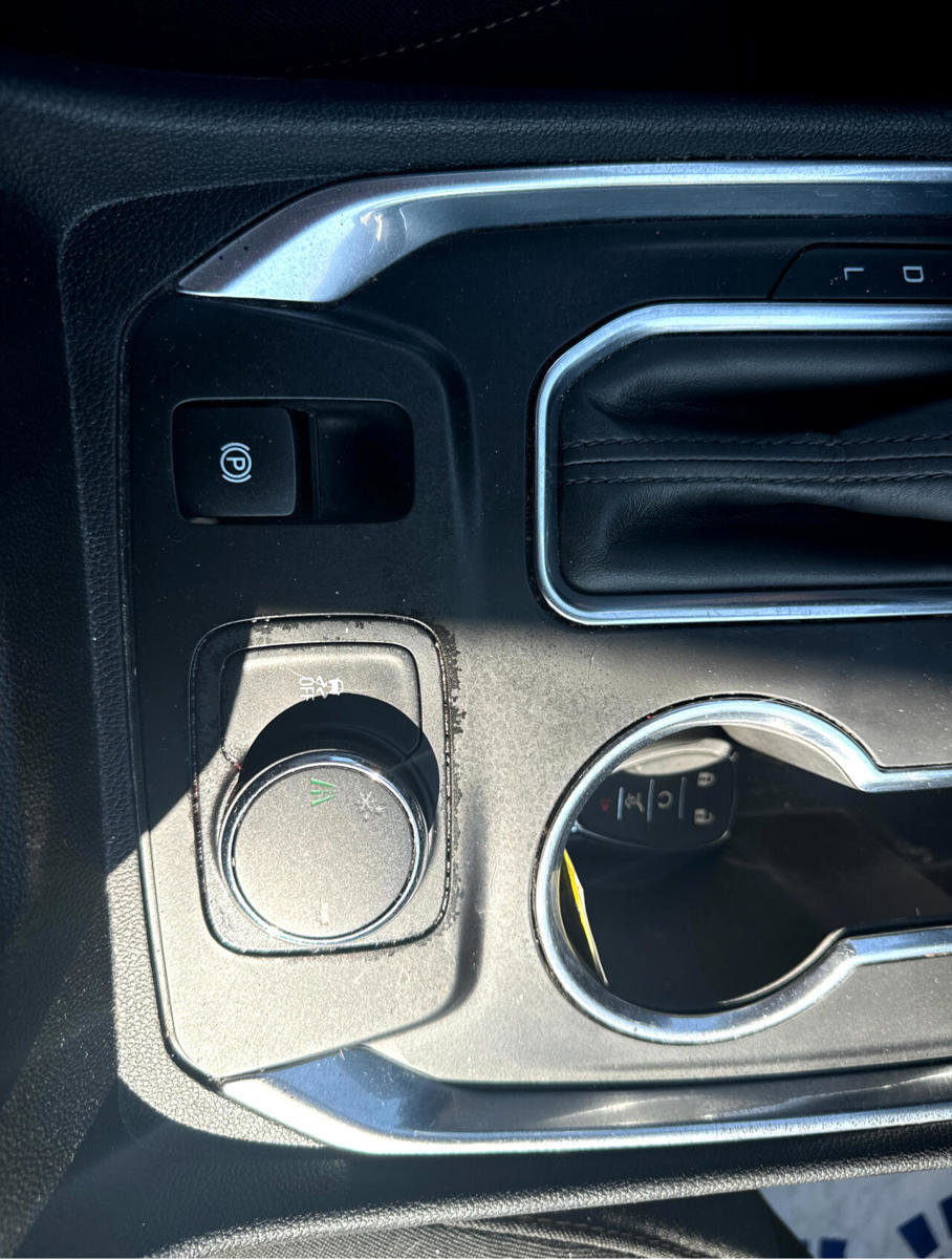 Used 2019 Chevrolet Traverse LT image 23