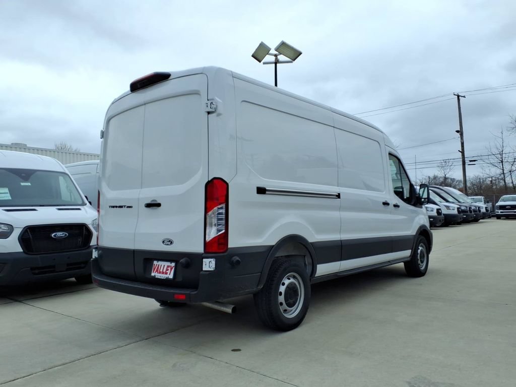 New 2026 Ford Transit 250 148 Medium Roof w/ Load Area Protection Package RWD image 5