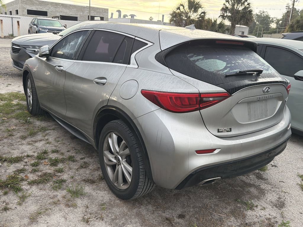 Used 2019 INFINITI QX30 FWD image 7