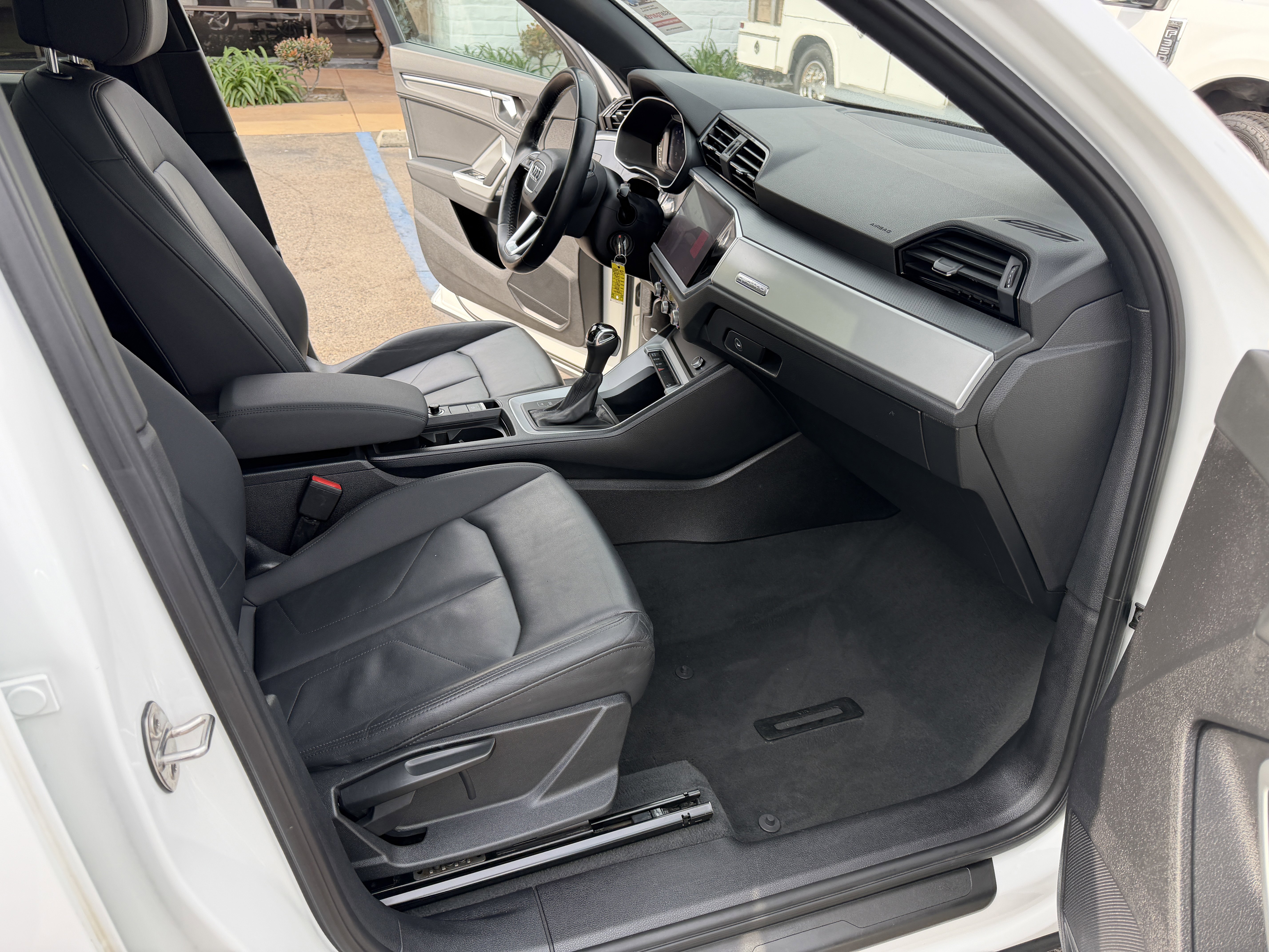 Used 2020 Audi Q3 2.0T Premium AWD/4WD image 17