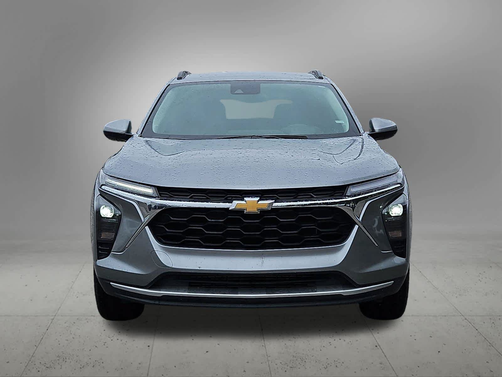 Used 2025 Chevrolet Trax LT FWD image 9