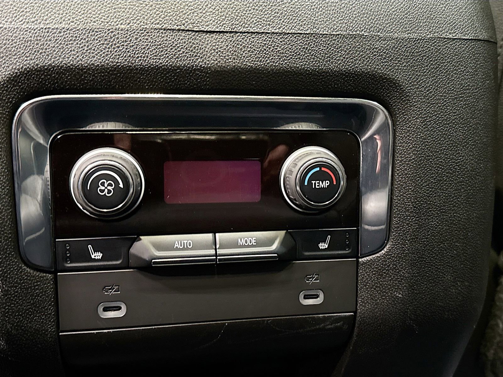 Used 2023 Chevrolet Suburban Z71 w/ Luxury Package image 30