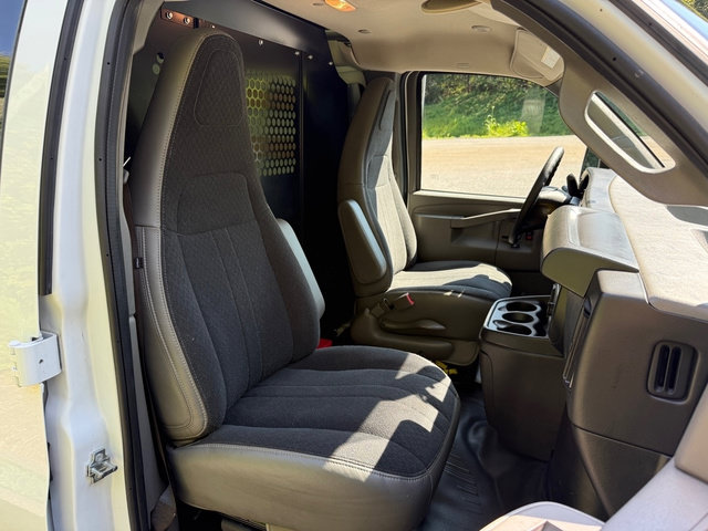 Used 2025 GMC Savana 2500 w/ Driver Convenience Package RWD image 17