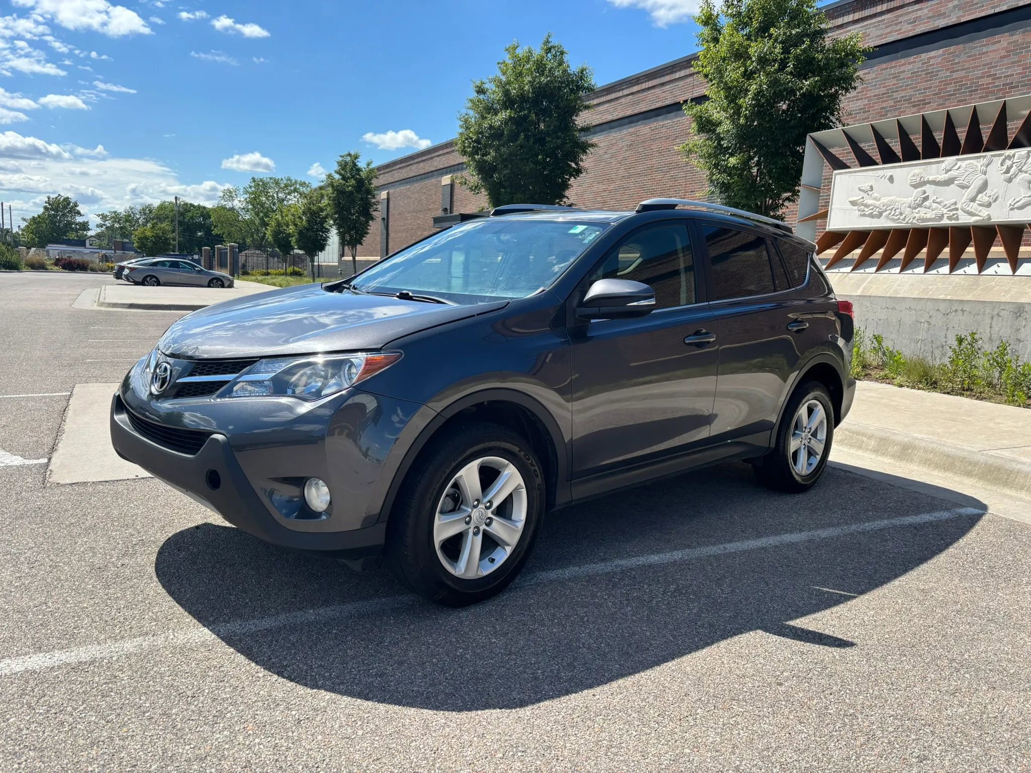 Used 2014 Toyota RAV4 XLE AWD/4WD image 3