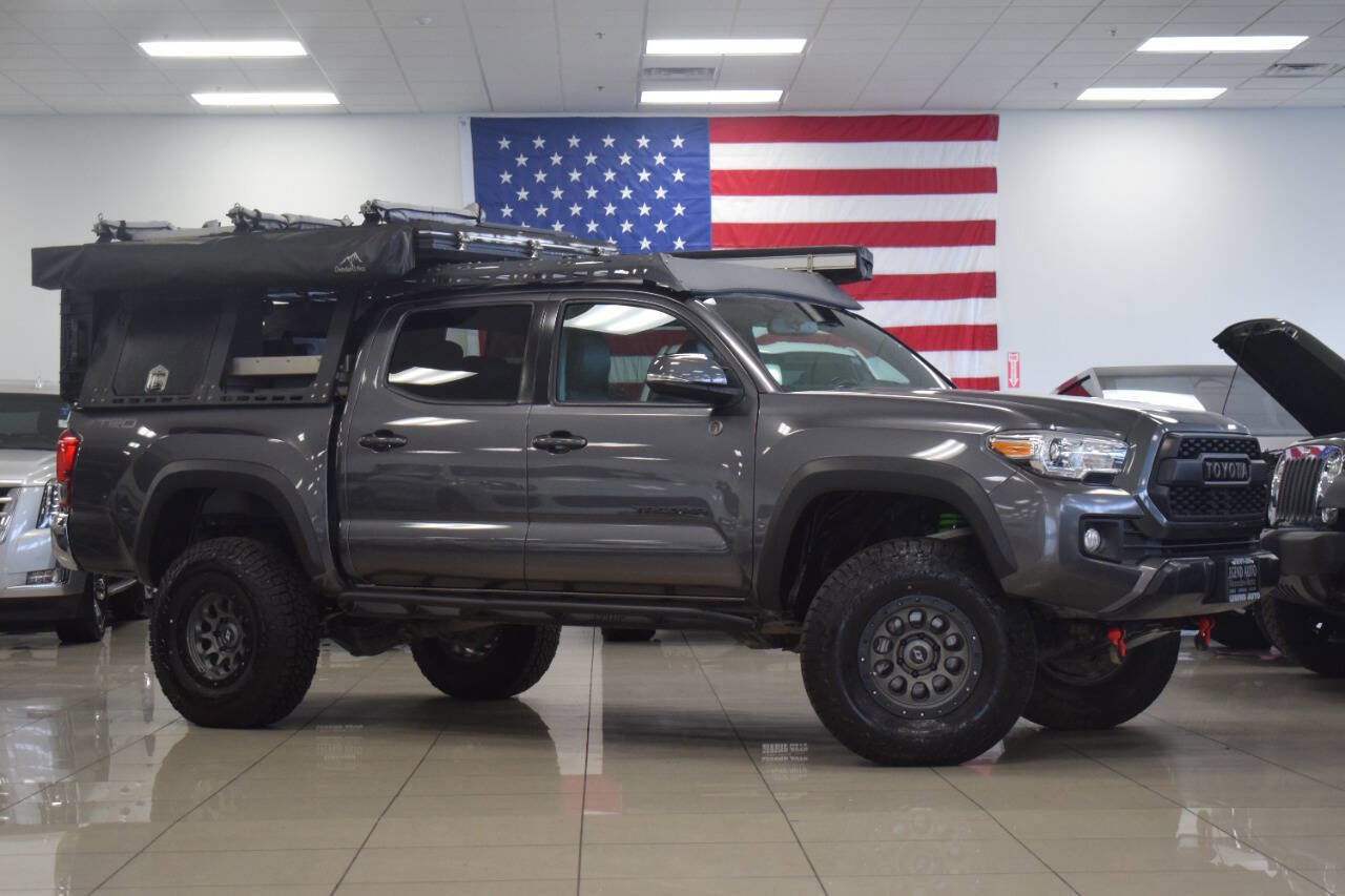 Used 2017 Toyota Tacoma TRD Off-Road image 1