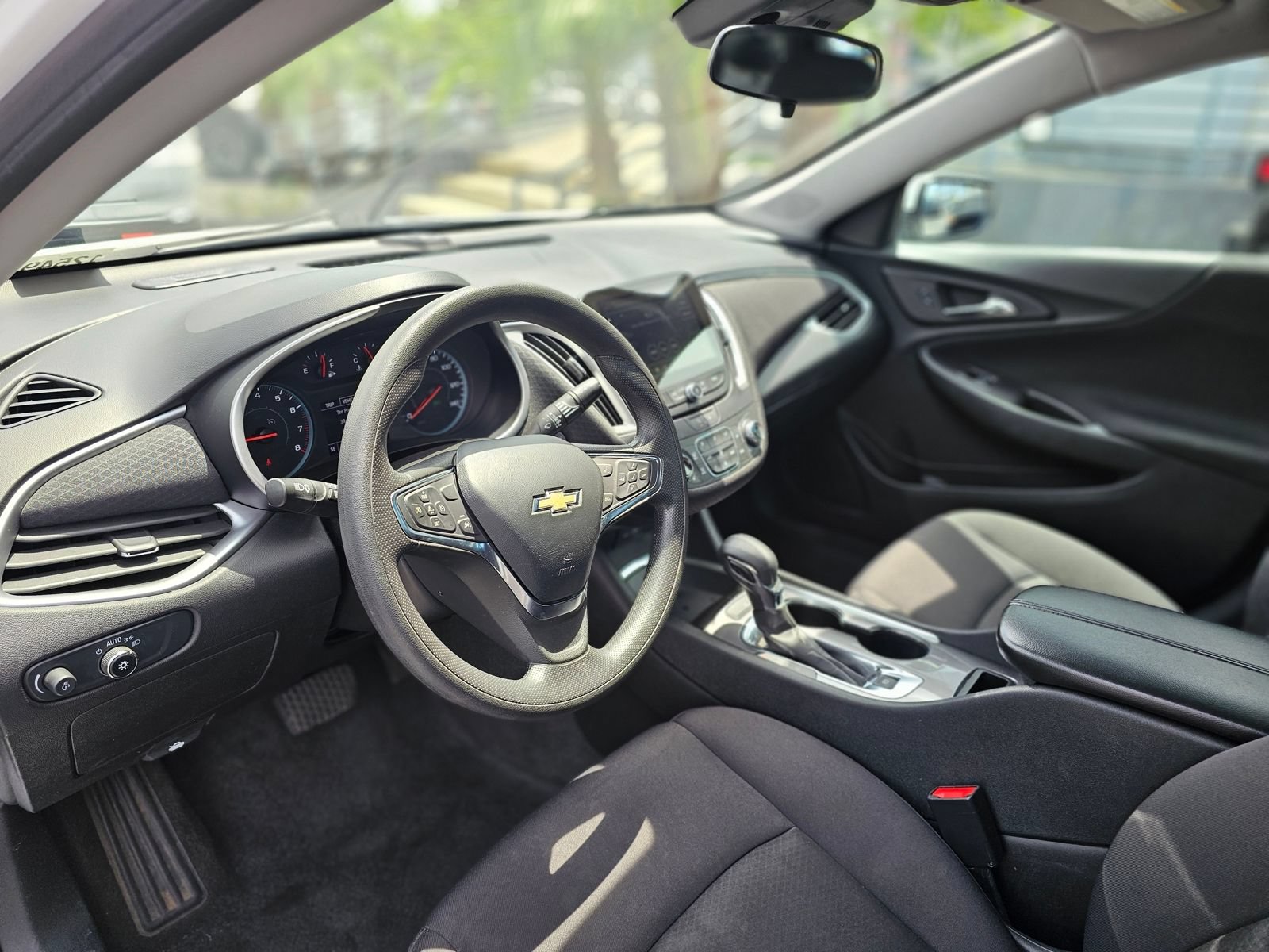 Used 2023 Chevrolet Malibu LT FWD image 27