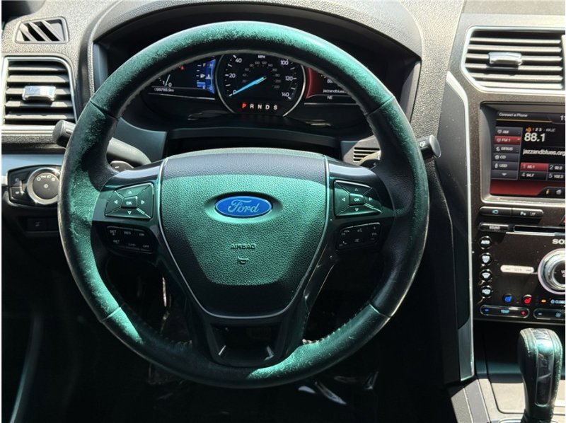 Used 2016 Ford Explorer Limited image 39