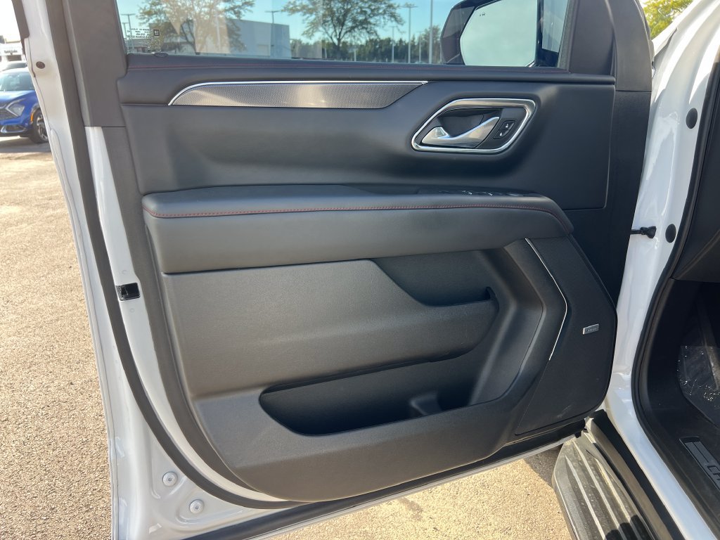 Used 2023 Chevrolet Tahoe RST w/ Luxury Package AWD/4WD image 9