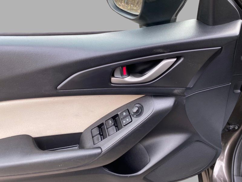 Used 2014 MAZDA MAZDA3 i SV image 15