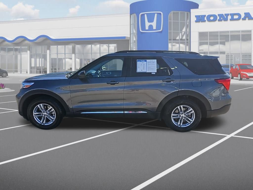 Used 2023 Ford Explorer XLT w/ Equipment Group 202A image 5
