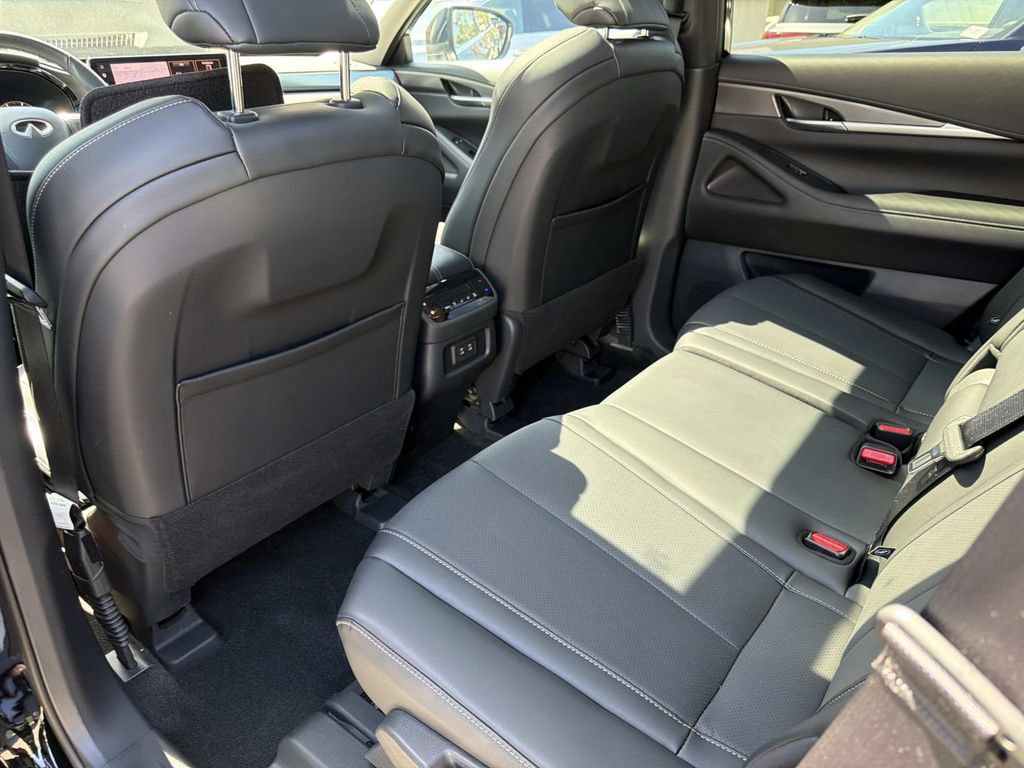 Certified 2026 INFINITI QX60 Pure w/ Cargo Package FWD image 11
