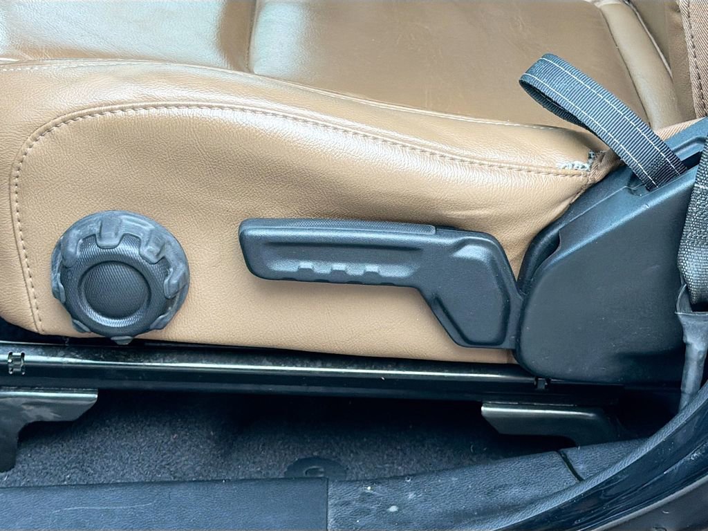 Used 2020 Jeep Wrangler Unlimited Rubicon w/ Dual Top Group image 25