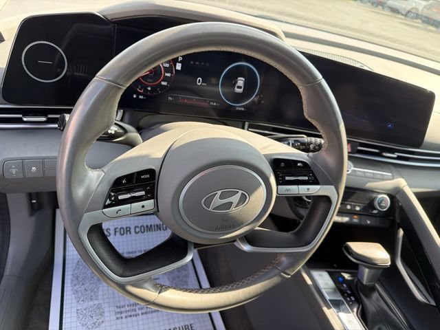 Used 2025 Hyundai Elantra SEL FWD image 11
