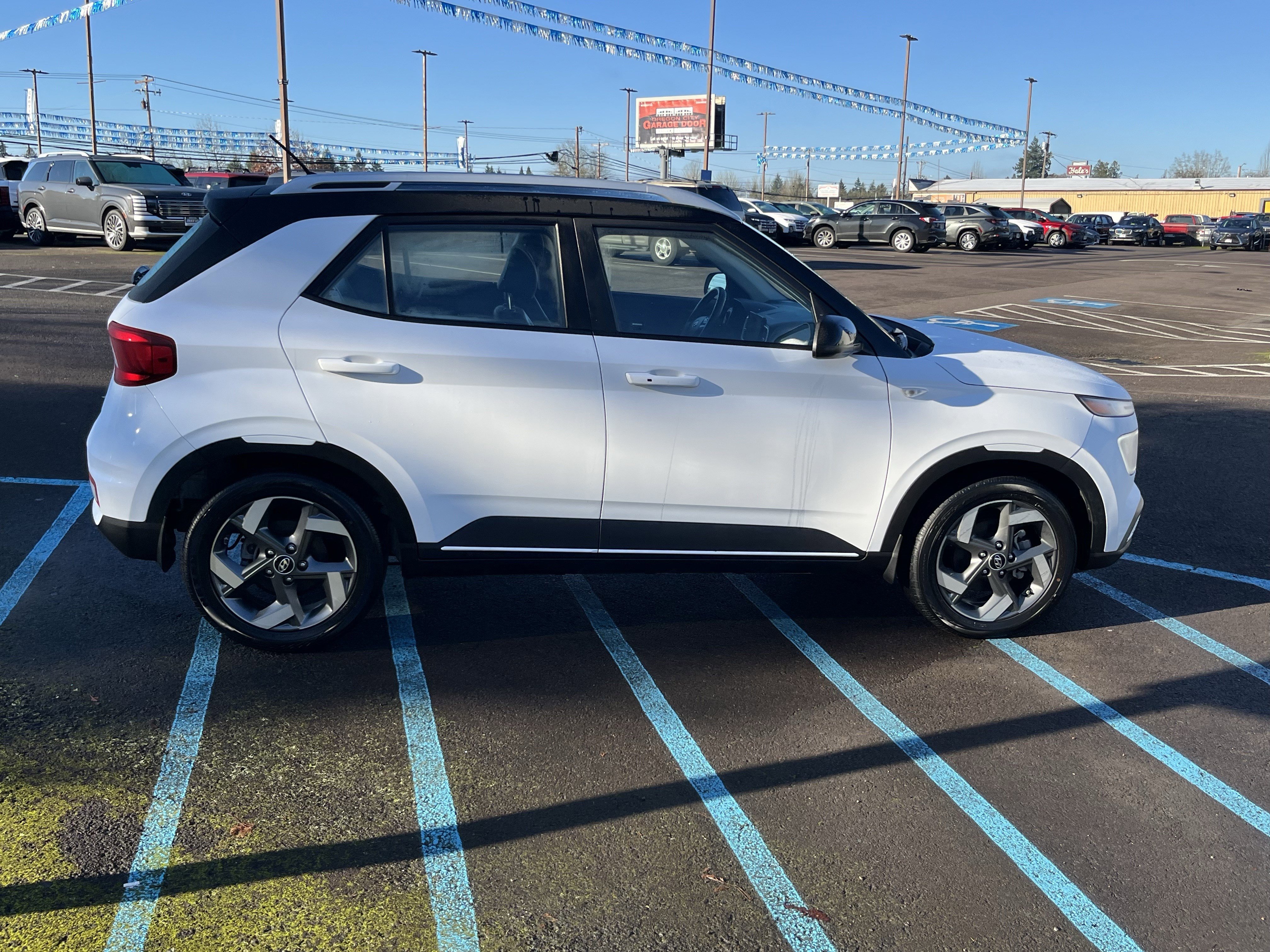 Certified 2023 Hyundai Venue Limited image 6