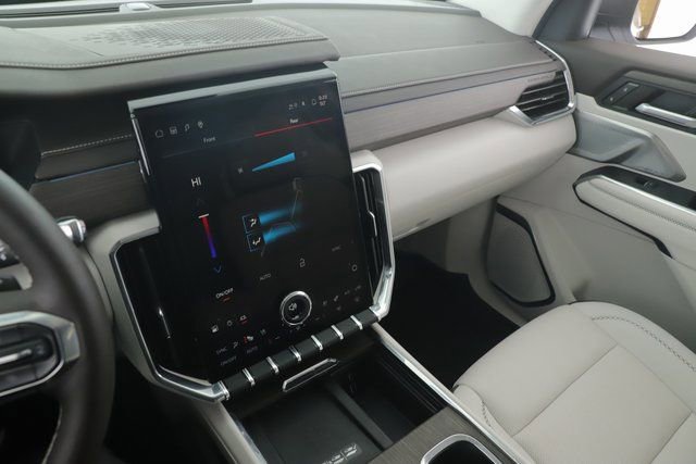 Used 2025 GMC Acadia Denali w/ Super Cruise Package image 27