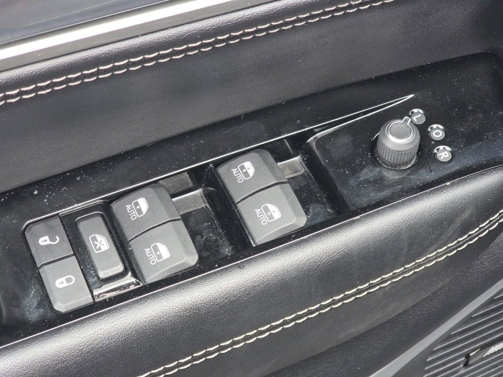 Used 2024 Jeep Wagoneer L Series II w/ Flexible Seating Group image 23