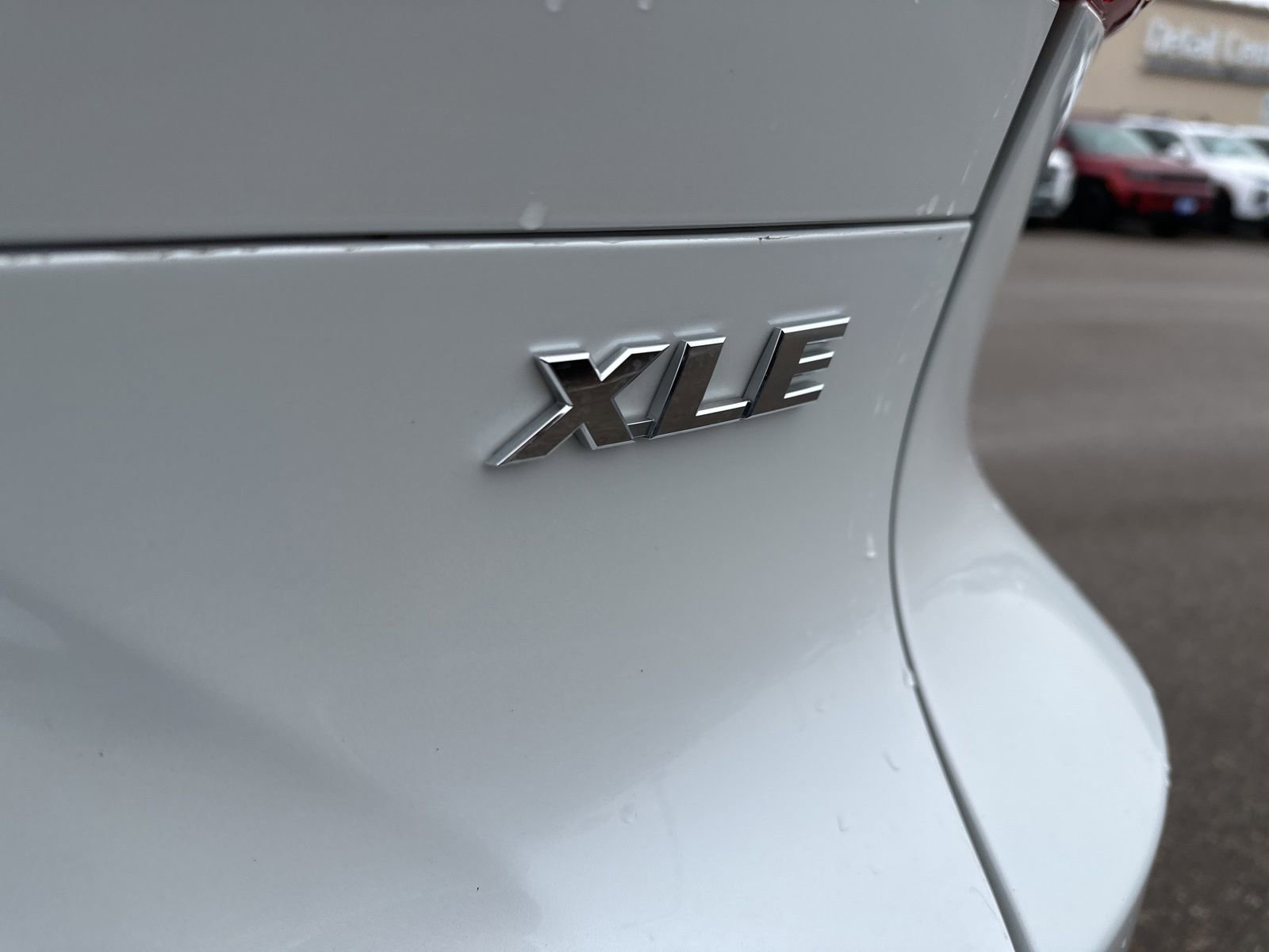 Used 2023 Toyota Venza XLE AWD/4WD image 5