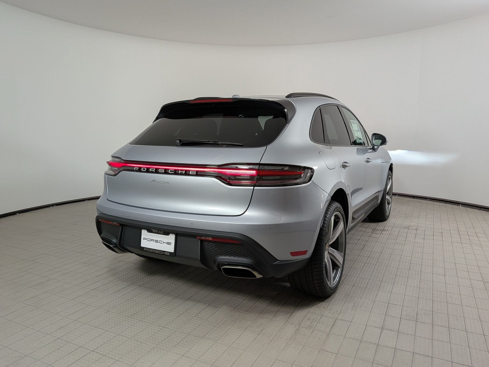 New 2026 Porsche Macan AWD/4WD image 9
