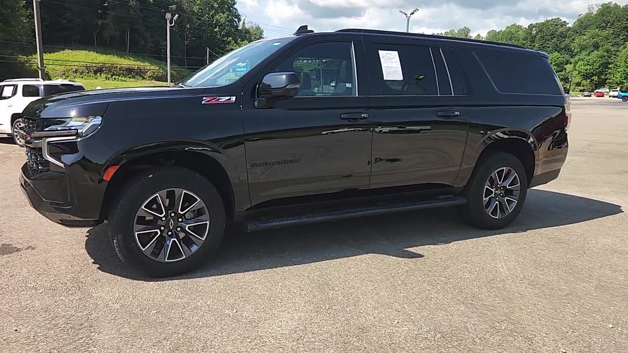 Used 2021 Chevrolet Suburban Z71 w/ Z71 Signature Package AWD/4WD image 3