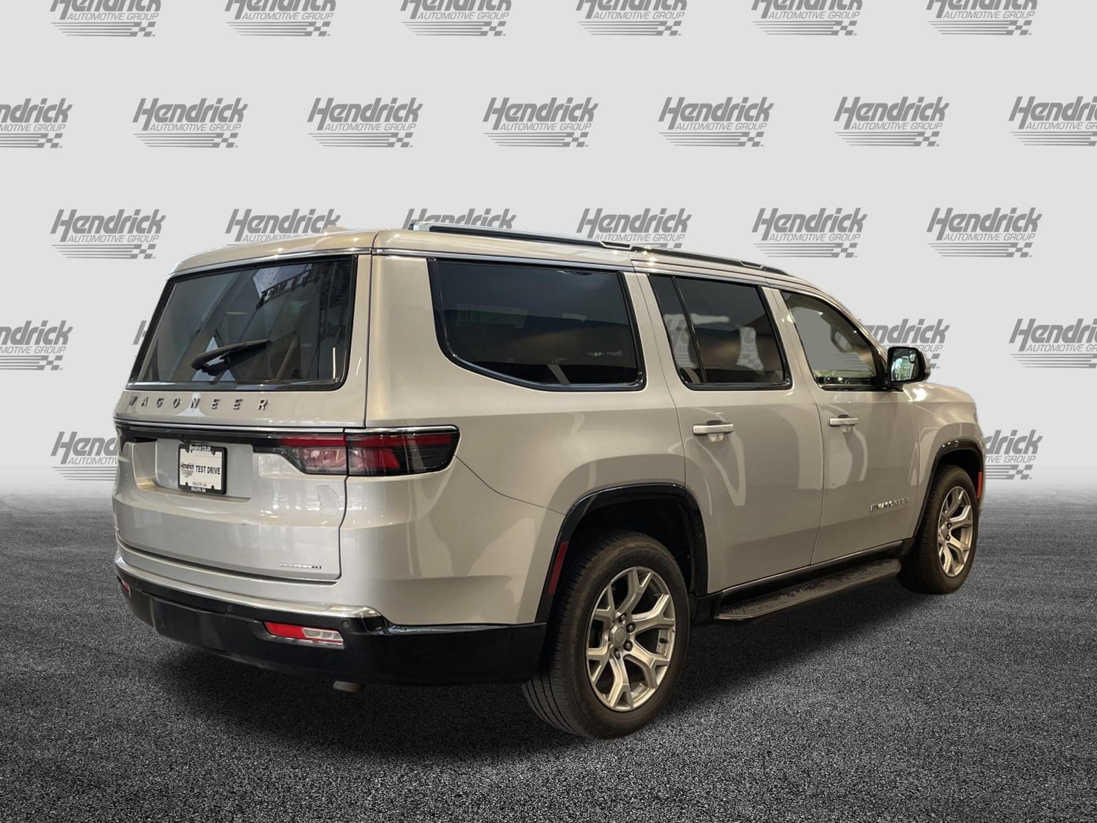 Used 2022 Jeep Wagoneer Series I w/ Premium Group I AWD/4WD image 10