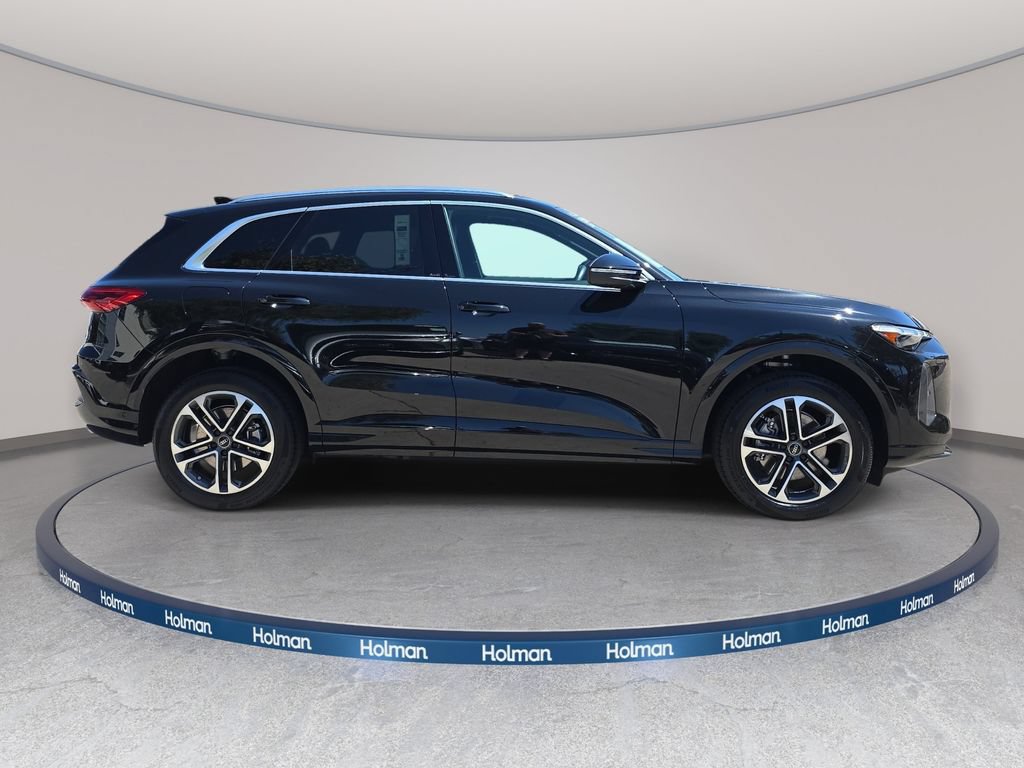Used 2025 Audi Q5 Premium Plus w/ Premium Plus AWD/4WD image 4