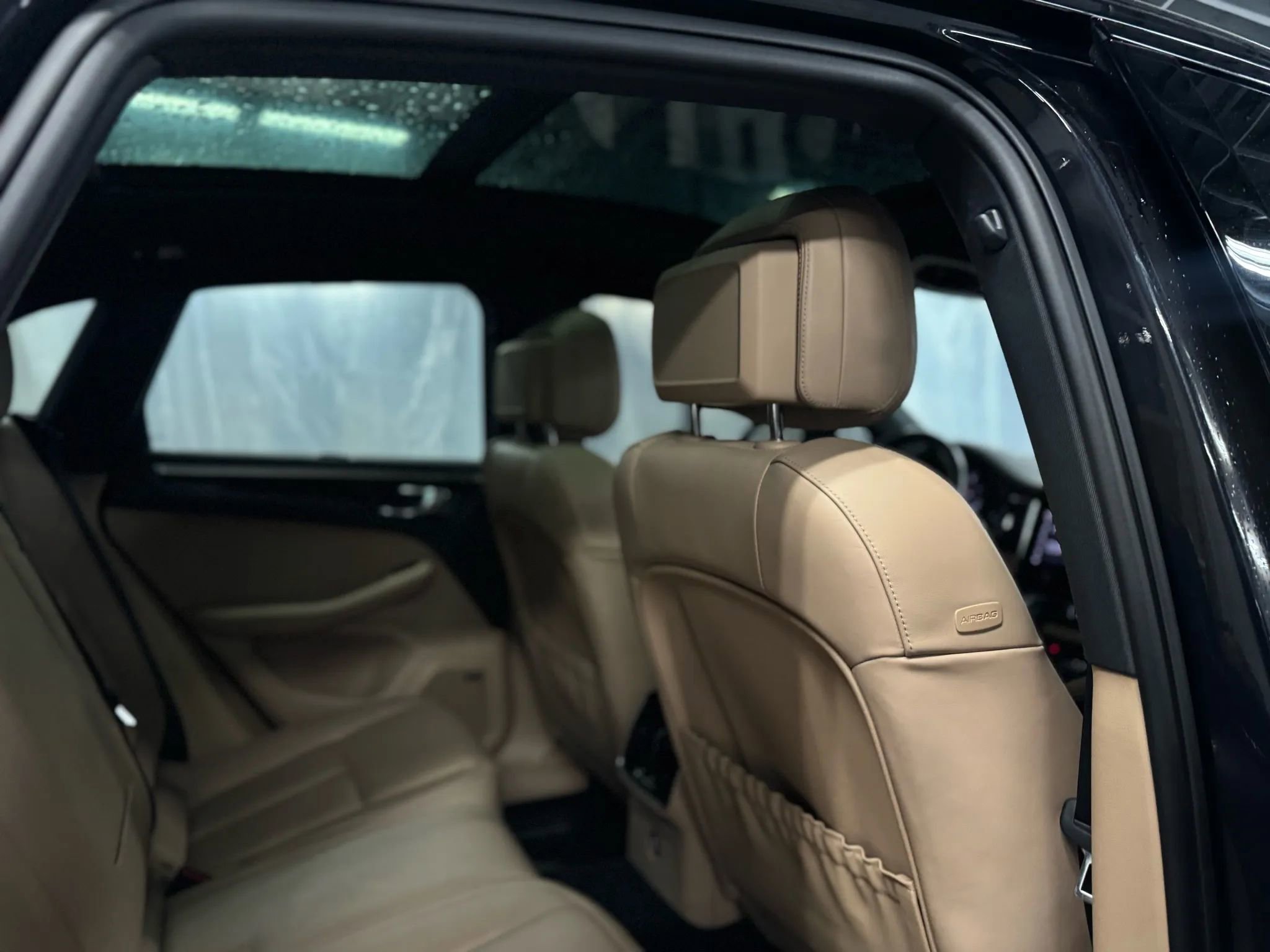 Used 2024 Porsche Macan S w/ Premium Plus Package image 18