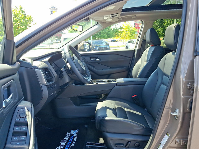 Used 2024 Nissan Rogue SV w/ SV Premium Package AWD/4WD image 14